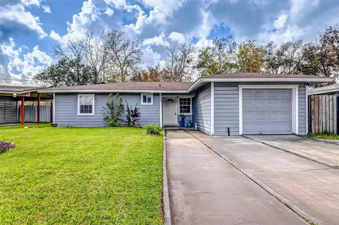 3704 Malone Dr, Pasadena, TX 77503
