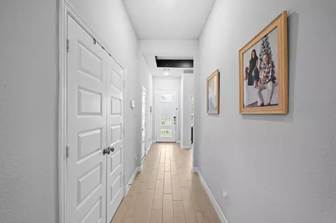 Entry Way - 534 Cedar Harbor Ct, Conroe, TX 77304 photo 2 of 3