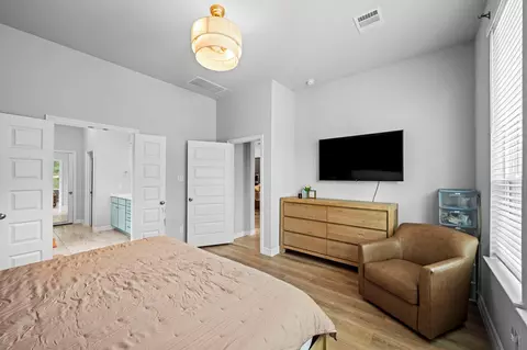 Bedroom - 534 Cedar Harbor Ct, Conroe, TX 77304 photo 5 of 6