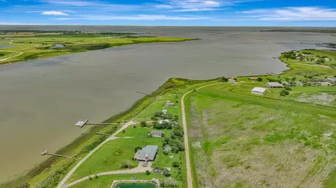 195 Wall Ln, Port Lavaca, TX 77979