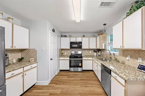 Kitchen - 2710 Fox View Cir, Spring, TX 77386 photo 2 of 2