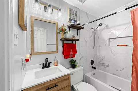 Bath - 2710 Fox View Cir, Spring, TX 77386 photo 4 of 4