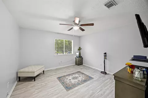 Bedroom - 2710 Fox View Cir, Spring, TX 77386 photo 4 of 5