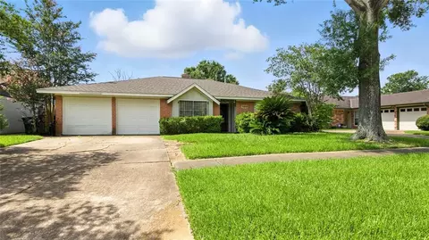 7323 Carew St, Houston, TX 77074