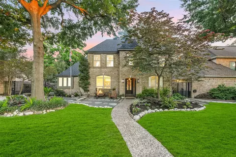 3823 Elmcrest Dr, Houston, TX 77088