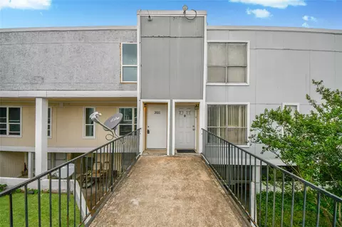 781 Country Place Dr #2021, Houston, TX 77079