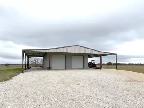 323 Prairie Switch Rd, El Campo, TX 77437