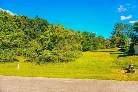 155 Wildwood Lake Dr N, Huntsville, TX 77340