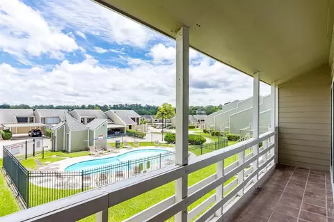 44 April Point Dr S, Montgomery, TX 77356