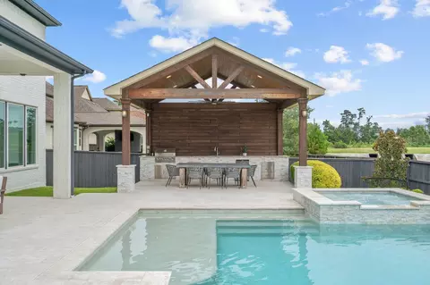 34 Jaden Oaks Pl, Tomball, TX 77375