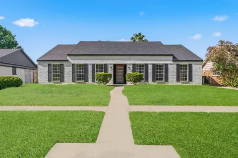 5411 Ariel St, Houston, TX 77096