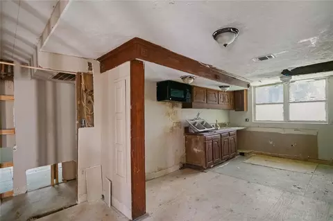 Entry Way - 1925 Sunny Dr, Houston, TX 77093 photo 2 of 8