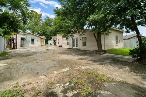 Exterior - 1925 Sunny Dr, Houston, TX 77093 photo 6 of 7