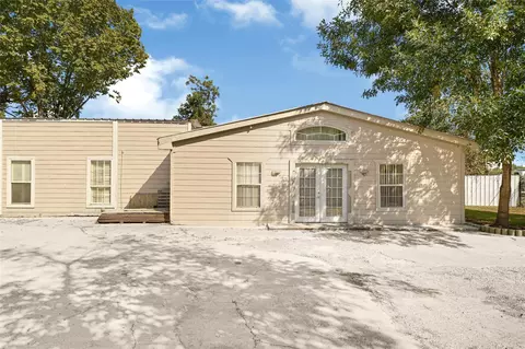 Exterior - 1925 Sunny Dr, Houston, TX 77093 photo 4 of 7