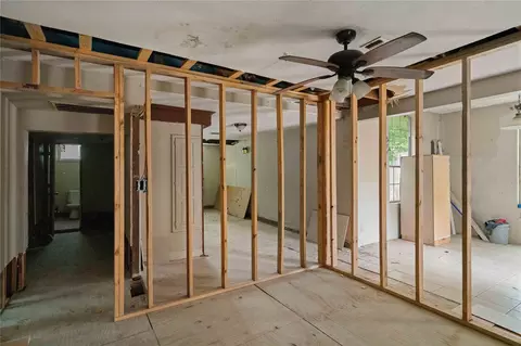 Entry Way - 1925 Sunny Dr, Houston, TX 77093 photo 1 of 8