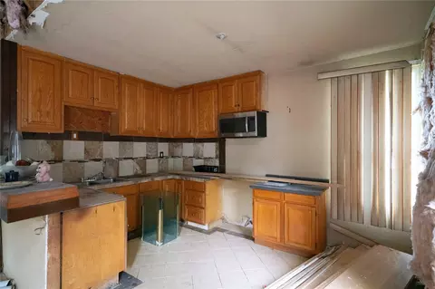 Kitchen - 1925 Sunny Dr, Houston, TX 77093 photo 1 of 1