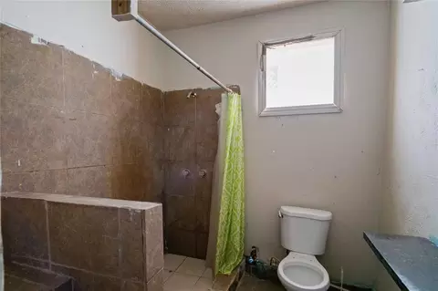 Bath - 1925 Sunny Dr, Houston, TX 77093 photo 2 of 7