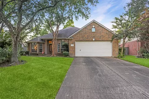 1343 Summer Terrace Dr, Sugar Land, TX 77479