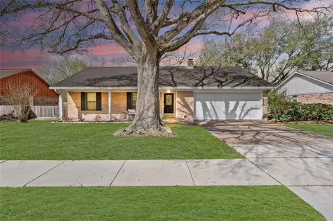 2104 Rose Rd, Pearland, TX 77581
