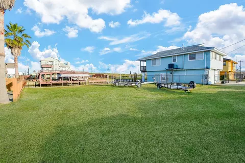 567 Warsaw St, Bayou Vista, TX 77563