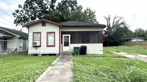 1414 E 32nd 12 St, Houston, TX 77022
