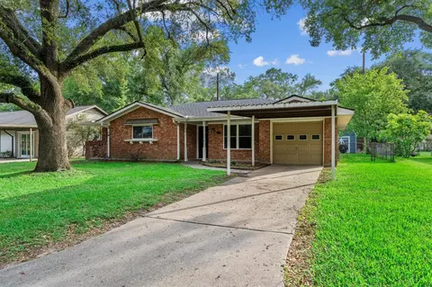 703 Barbara St, Tomball, TX 77375