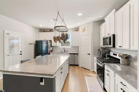 Kitchen - 9400 Hard Rock Rd, Conroe, TX 77303 photo 2 of 2