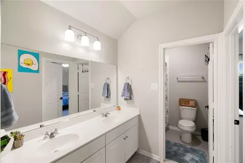 Bath - 9400 Hard Rock Rd, Conroe, TX 77303 photo 3 of 3