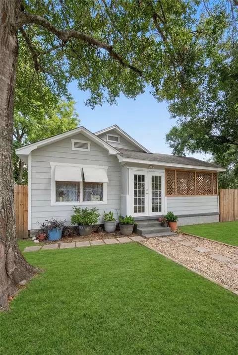 511 S Winfree St, Dayton, TX 77535