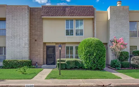 5230 Woodlawn Pl #11, Bellaire, TX 77401