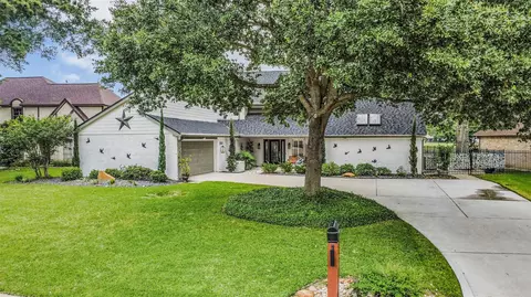 7210 Winding Walk Dr, Houston, TX 77095