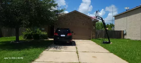 2707 Tracy Ln, Highlands, TX 77562