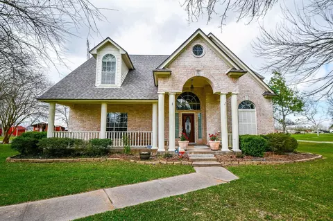 10913 N P St, La Porte, TX 77571