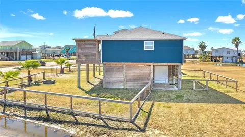 Exterior - 1206 Surf Dr, Surfside Beach, TX 77541 photo 11 of 12