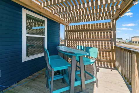 Exterior - 1206 Surf Dr, Surfside Beach, TX 77541 photo 2 of 12
