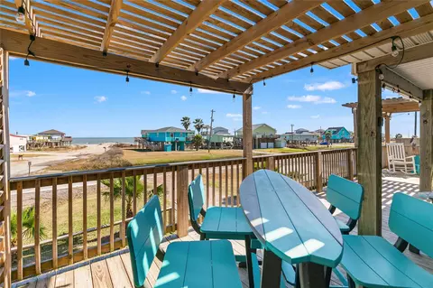 Exterior - 1206 Surf Dr, Surfside Beach, TX 77541 photo 1 of 12