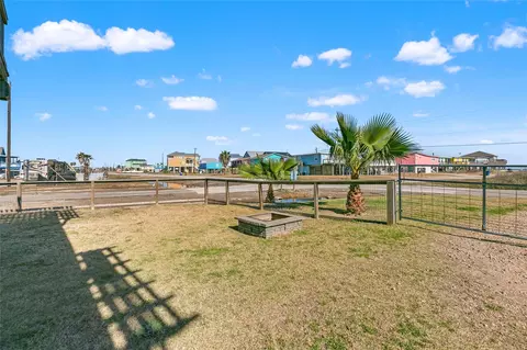 Exterior - 1206 Surf Dr, Surfside Beach, TX 77541 photo 7 of 12