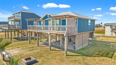 1206 Surf Dr, Surfside Beach, TX 77541