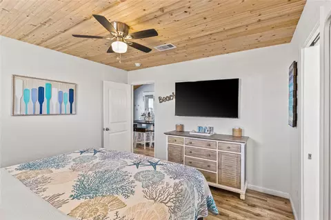 Bedroom - 1206 Surf Dr, Surfside Beach, TX 77541 photo 2 of 6