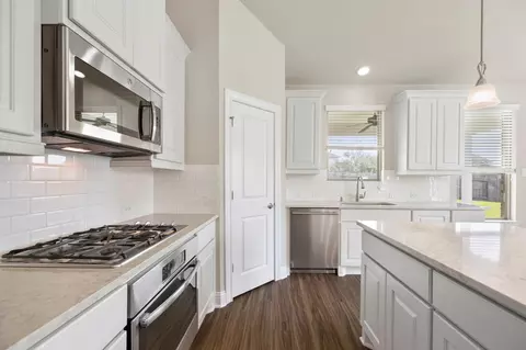 Kitchen - 7502 Windsor Park Ct, Spring, TX 77379 photo 4 of 5