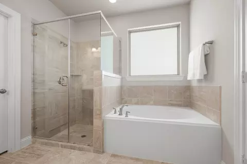 Bath - 7502 Windsor Park Ct, Spring, TX 77379 photo 3 of 6