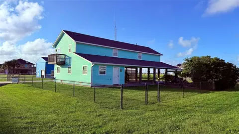 930 West Ln, Crystal Beach, TX 77650