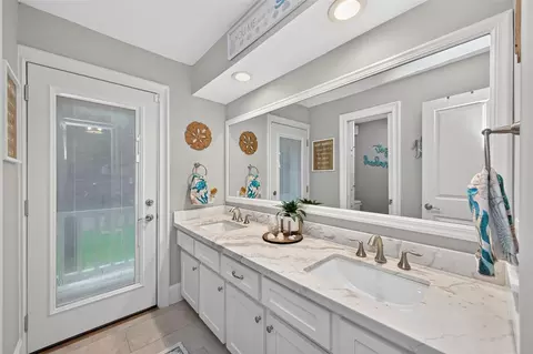 Bath - 746 Stone Mountain Dr, Conroe, TX 77302 photo 2 of 7