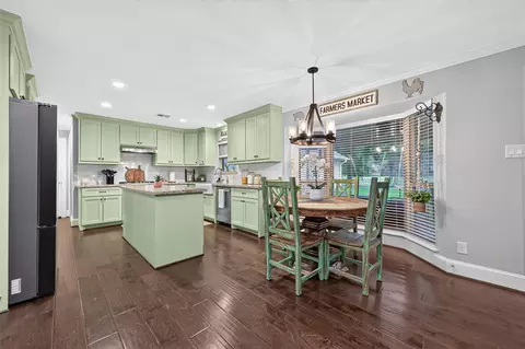 Kitchen - 746 Stone Mountain Dr, Conroe, TX 77302 photo 5 of 5