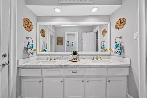 Bath - 746 Stone Mountain Dr, Conroe, TX 77302 photo 4 of 7