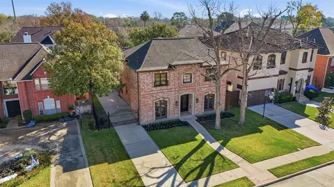 539 Wisteria St, Bellaire, TX 77401
