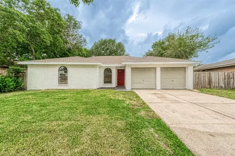 3814 Maplewood Dr, La Porte, TX 77571