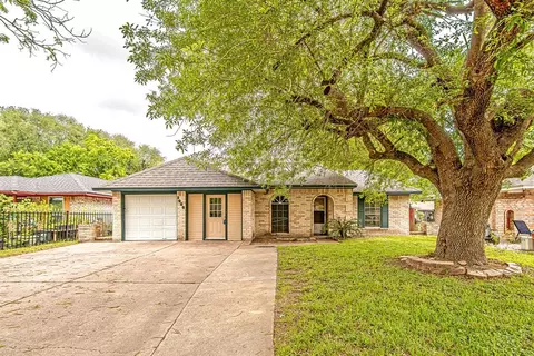 1006 Fruitvale Dr, Houston, TX 77038