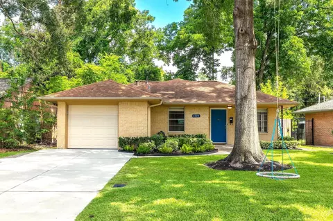 2322 Poinciana Dr, Houston, TX 77018