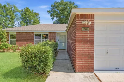 Exterior - 16269 Sun View Ln, Conroe, TX 77302 photo 3 of 7